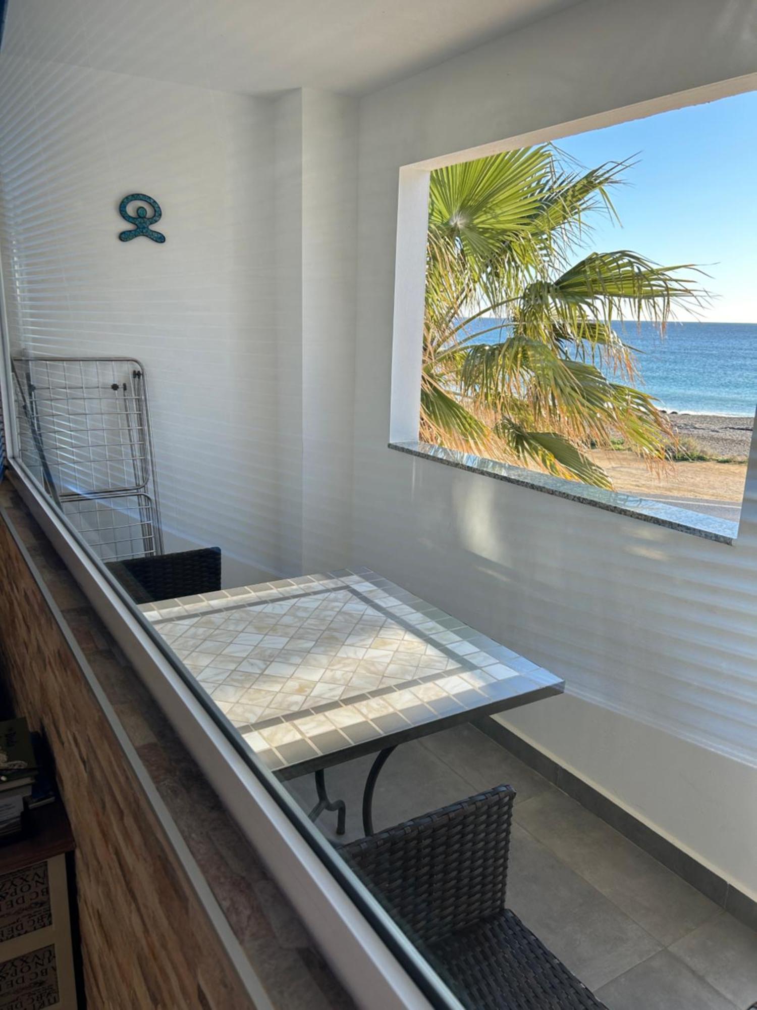 Stunning Location! 15m To Apartment *