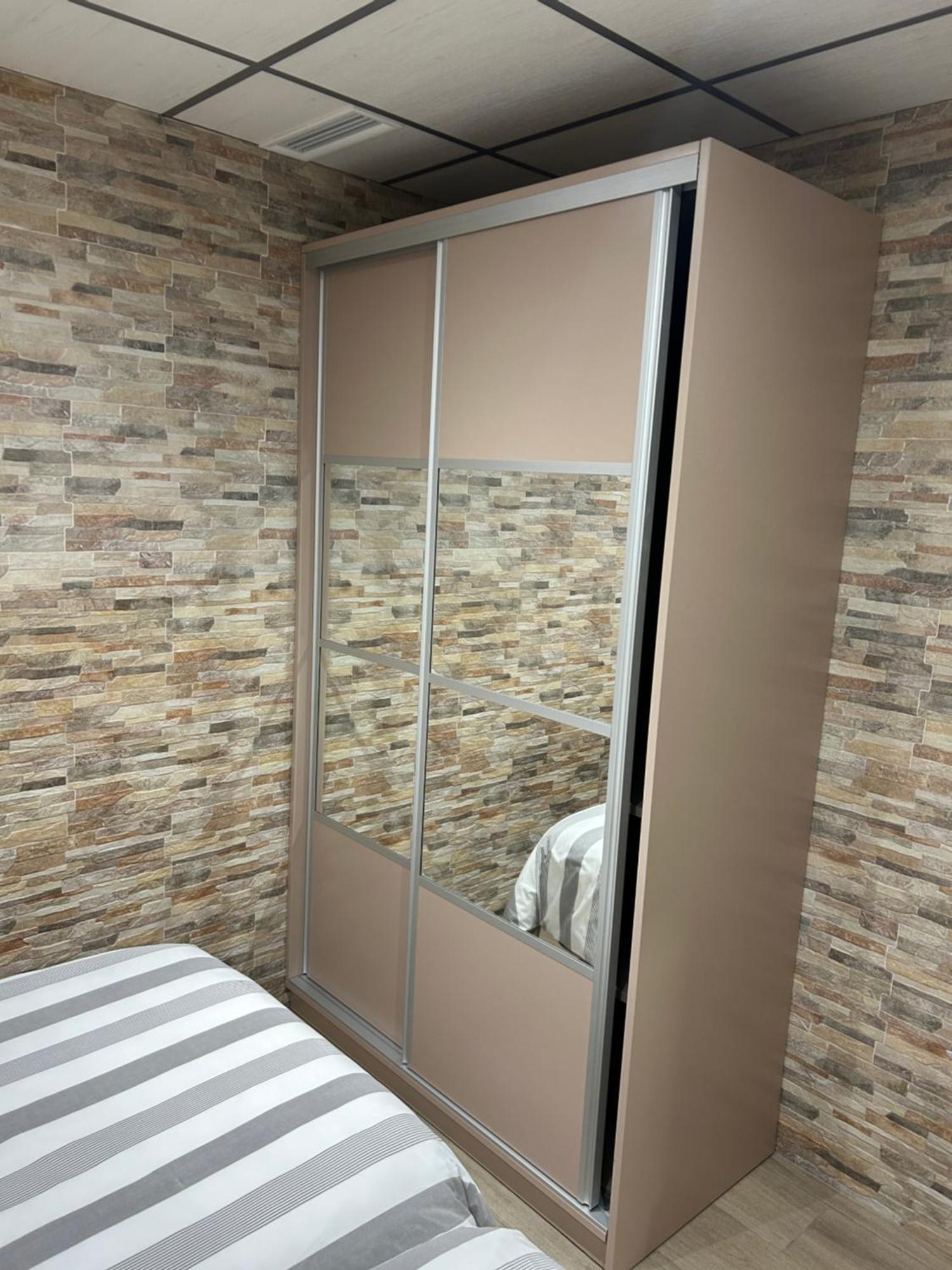Apartment Stunning Location! 15m To